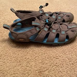 Keen. Womens. Size 8.